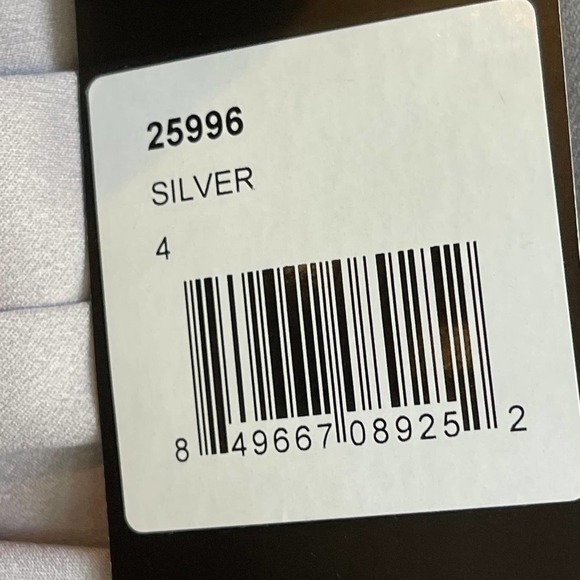 NEW LA FEMME Women's Silver Rouched Waist Formal Gown Dress Size 4 - Picture 11 of 12